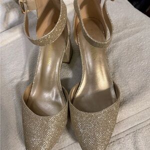 Dream Pairs Glittering Gold Heels